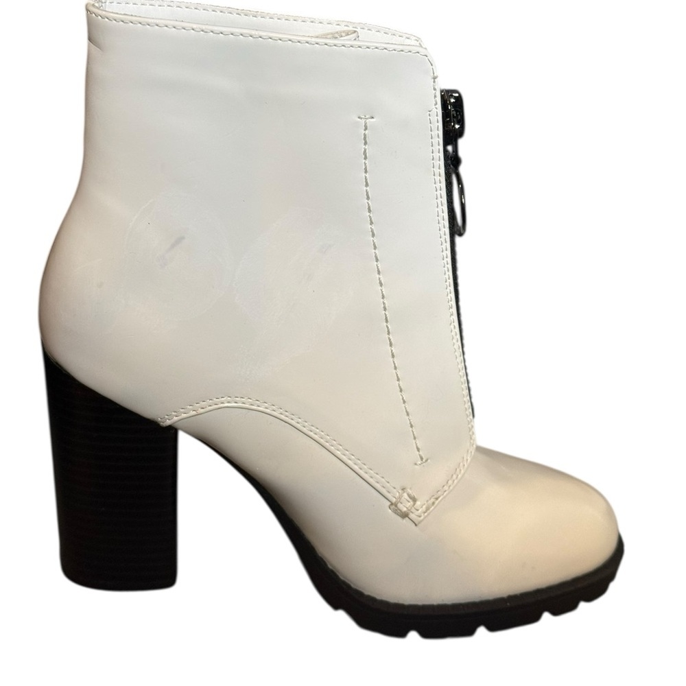 Simply Vera Vera Wang White Ankle Boots - Picture 4 of 12